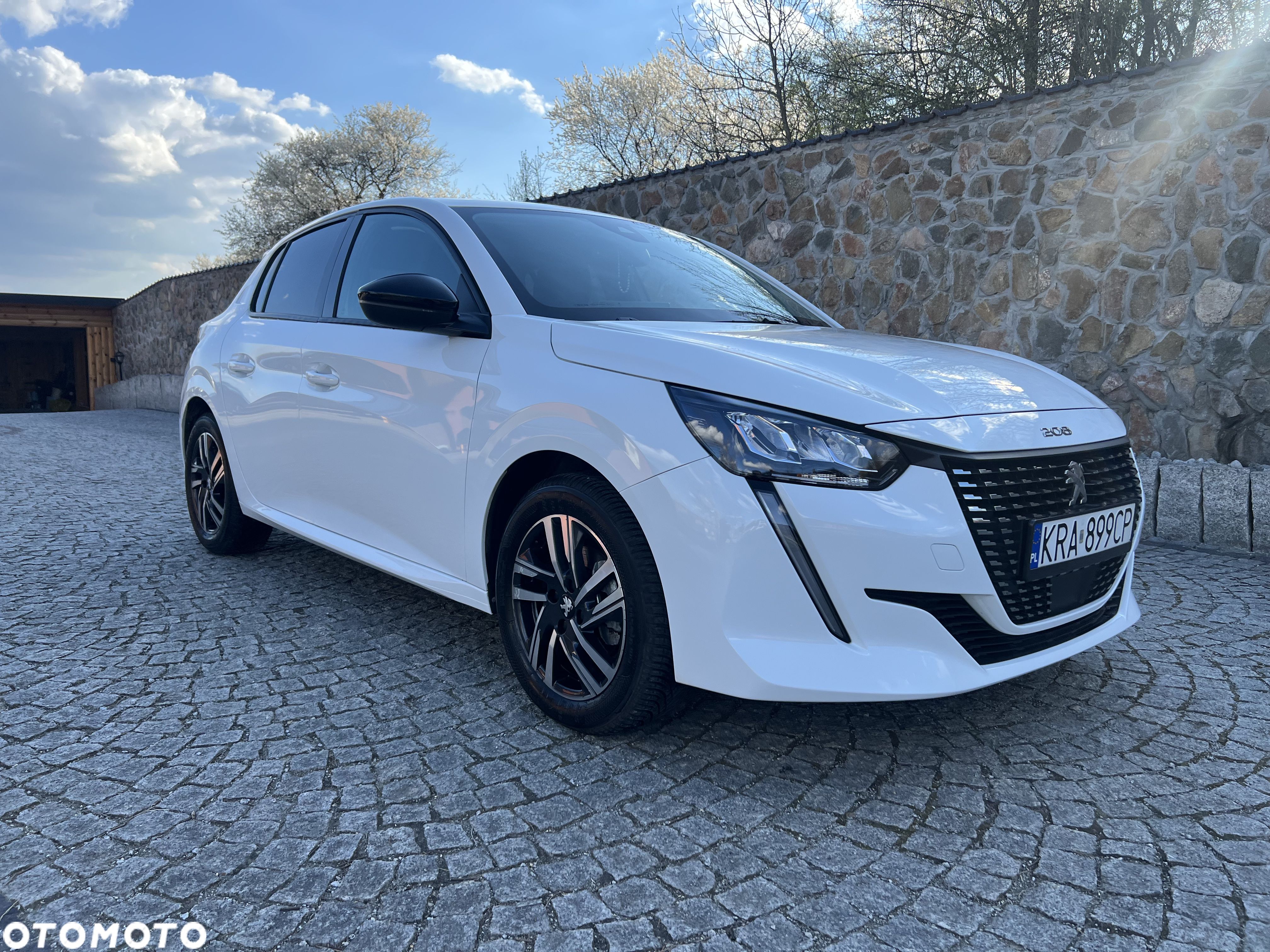 Peugeot 208 - 1