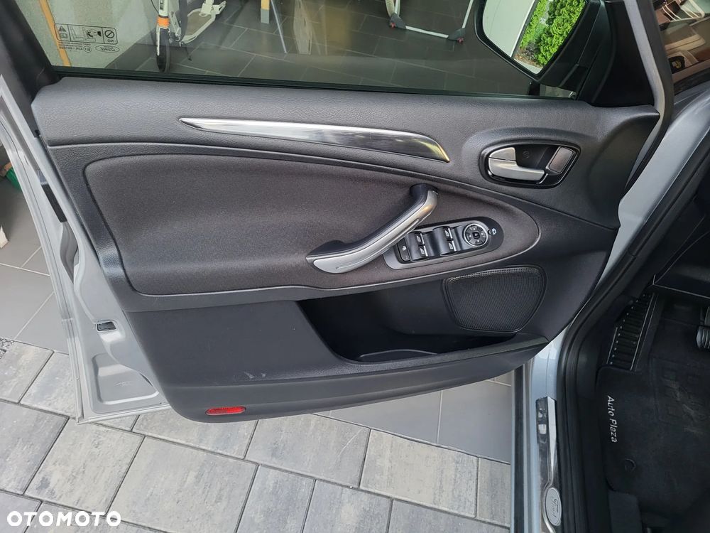 Ford S-Max 2.0 TDCi DPF Titanium - 33