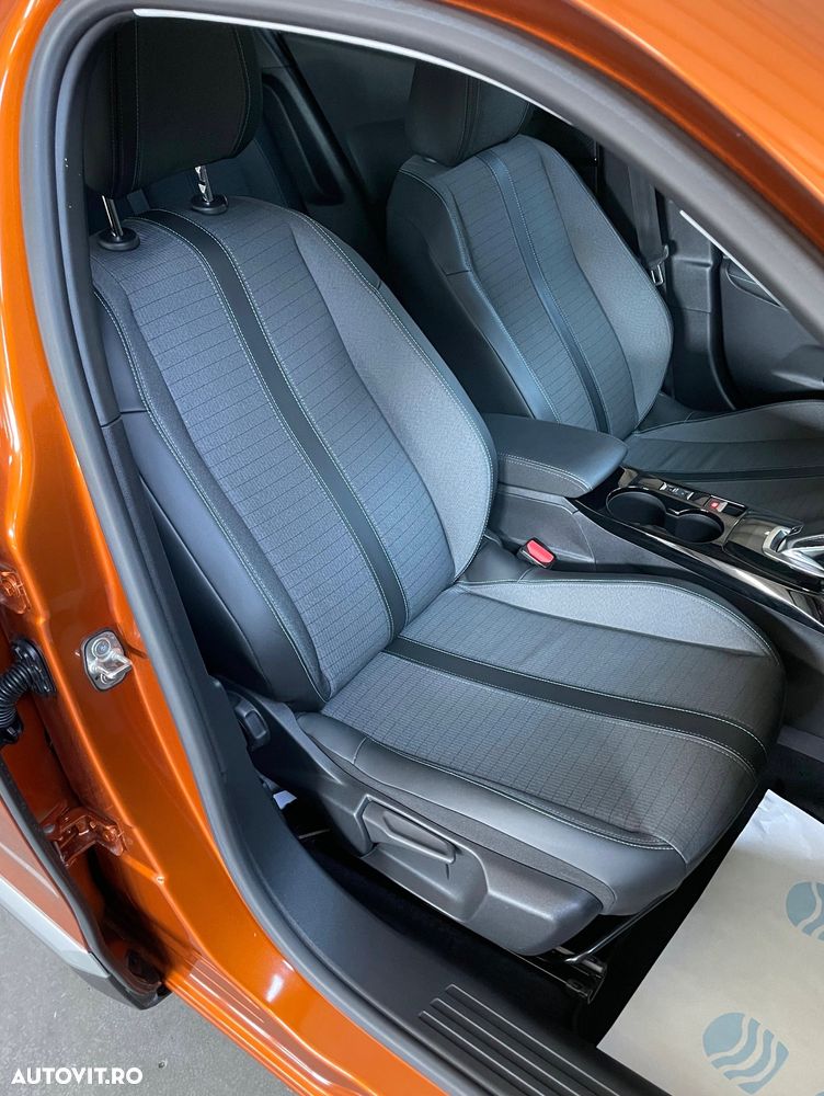 Peugeot 2008 1.2 L PureTech STT EAT8 GT Line - 26