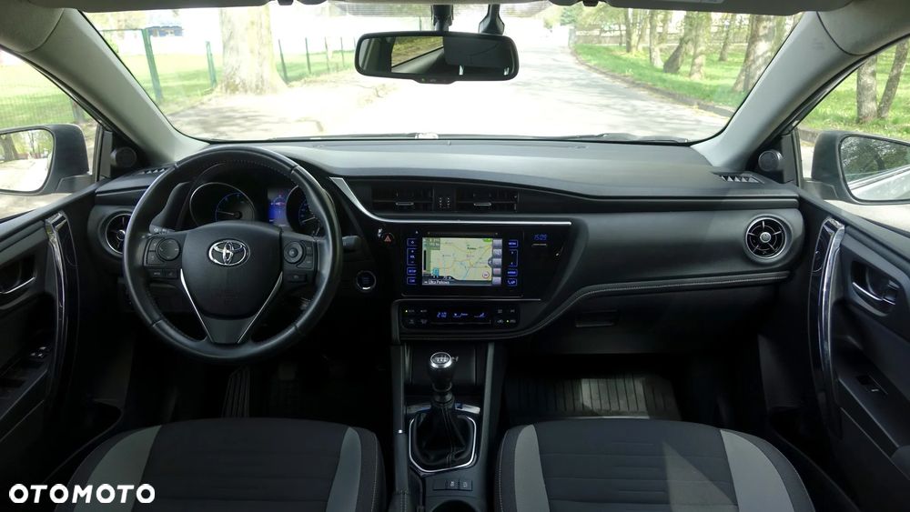 Toyota Auris - 11