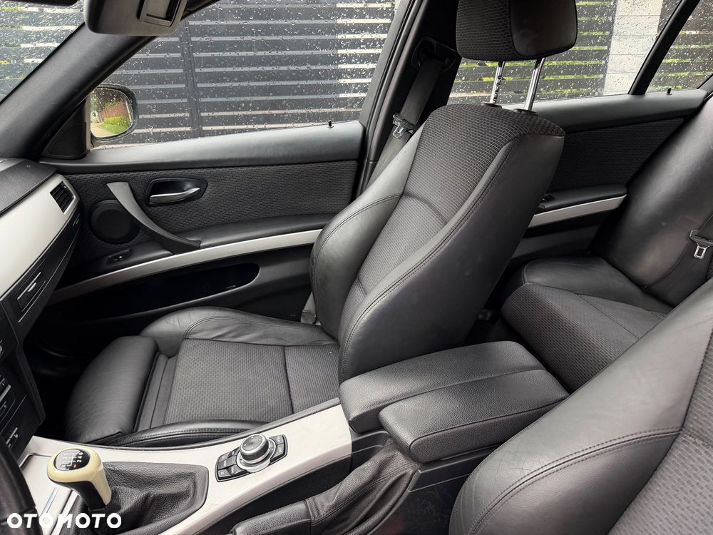 BMW Seria 3 318d DPF Edition Sport - 21