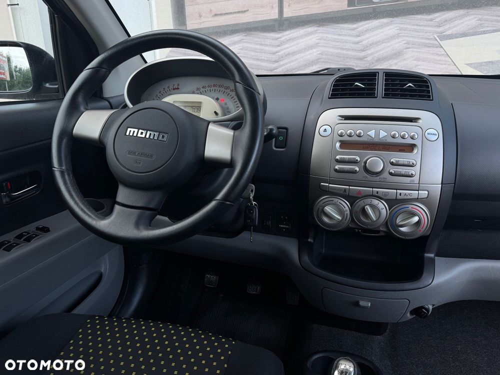 Daihatsu Sirion - 6