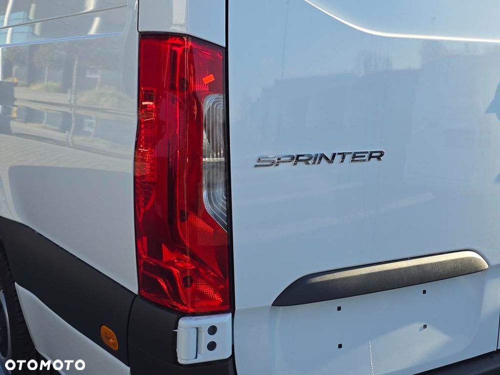 Mercedes-Benz Sprinter 317 CDI Long PRO 9G-Tronic - 23