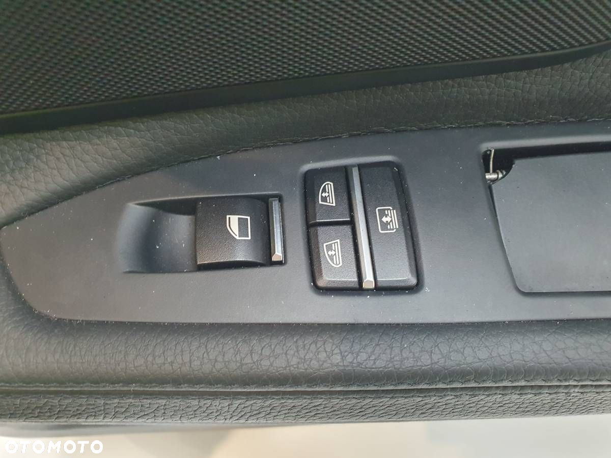 BOCZEK DRZWI PRAWY TYŁ BMW F01 TAPICERKA CZARNY - 2