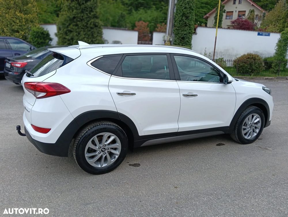 Hyundai Tucson blue 1.7 CRDi 2WD Intro Edition - 23