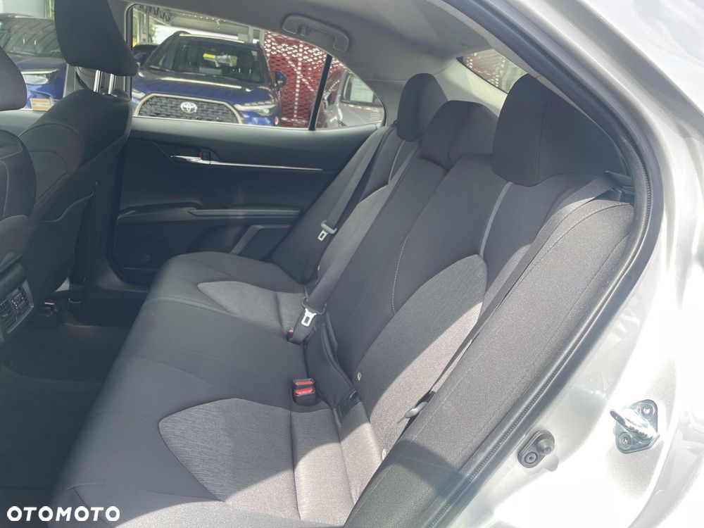 Toyota Camry 2.5 Hybrid Comfort CVT - 23
