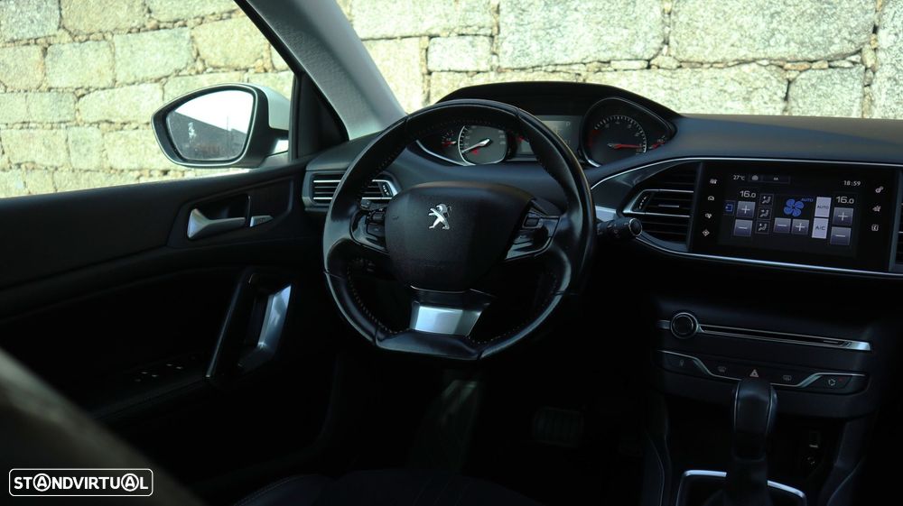 Peugeot 308 1.2 PureTech Allure EAT6 - 11