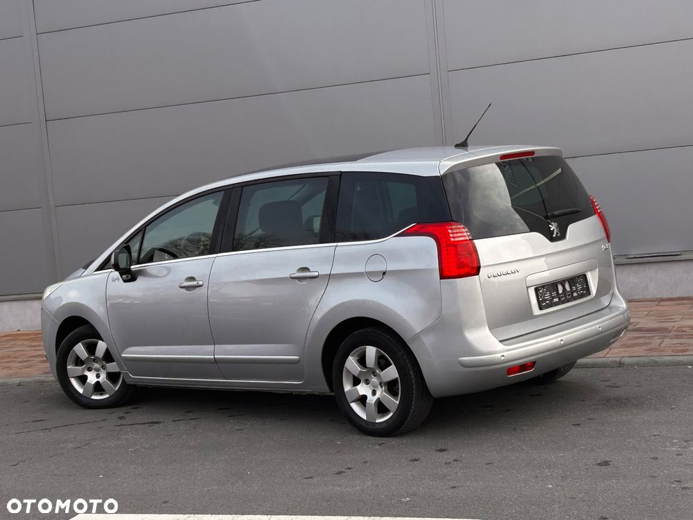 Peugeot 5008 HDI FAP 150 Family Plus - 16
