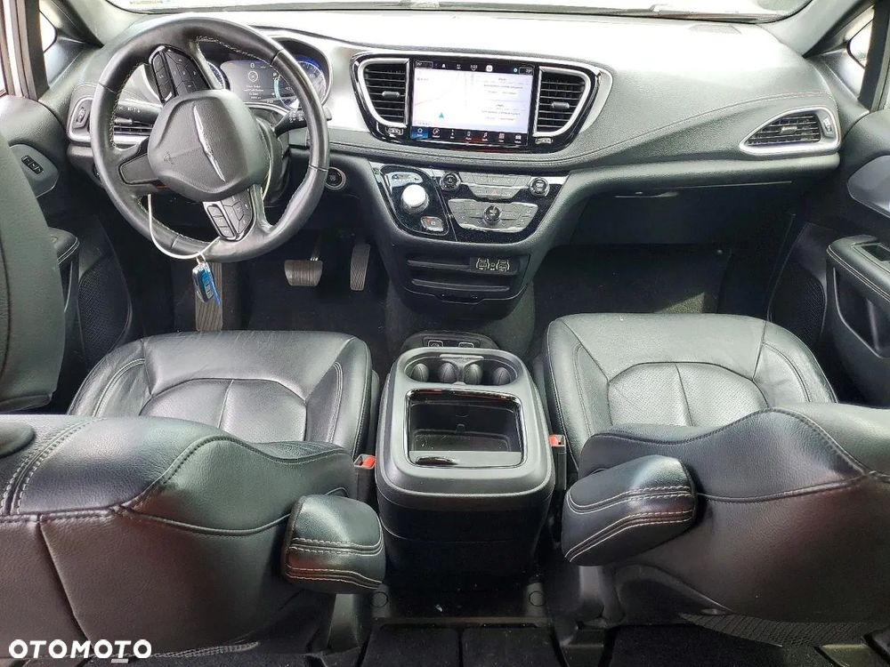 Chrysler Pacifica - 6