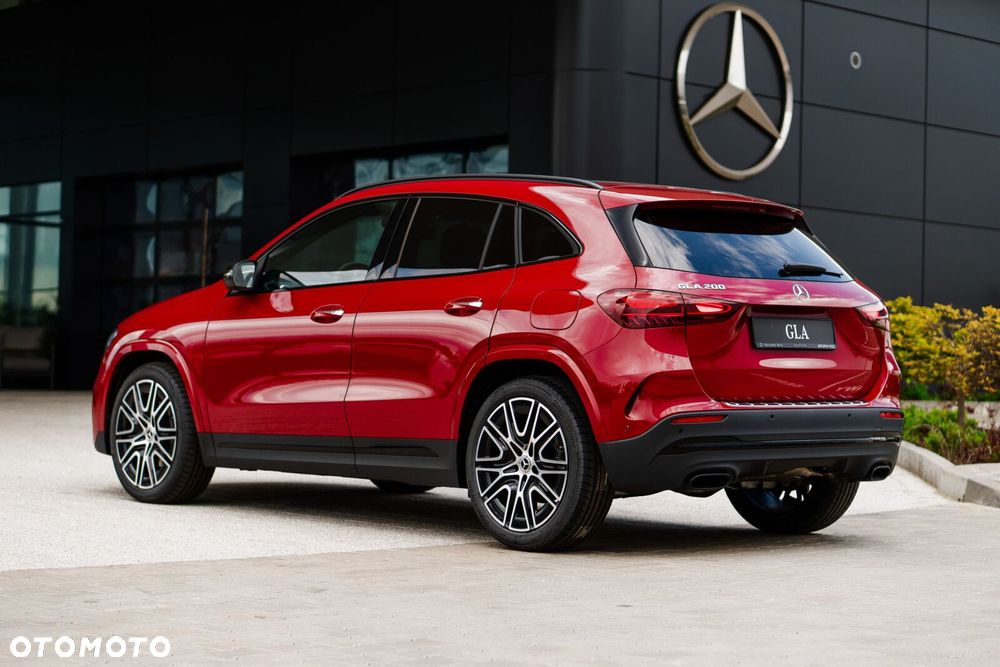 Mercedes-Benz GLA - 10