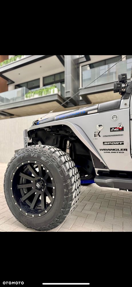 Jeep Wrangler 3.6 Unlim Black Edition II - 26