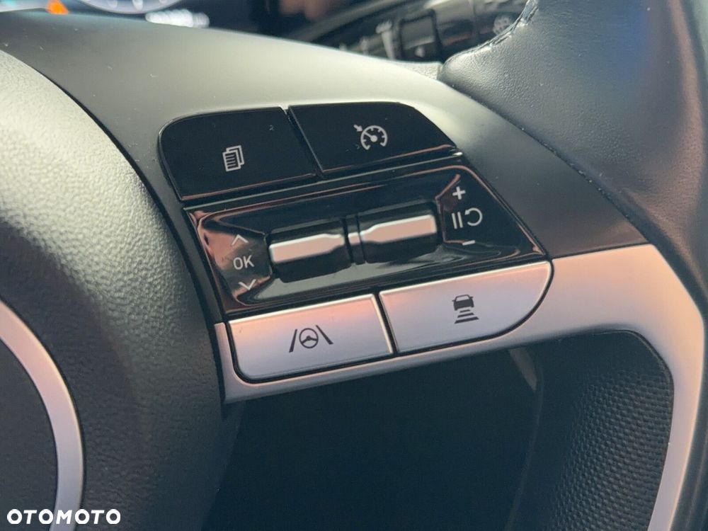 Hyundai Elantra - 22