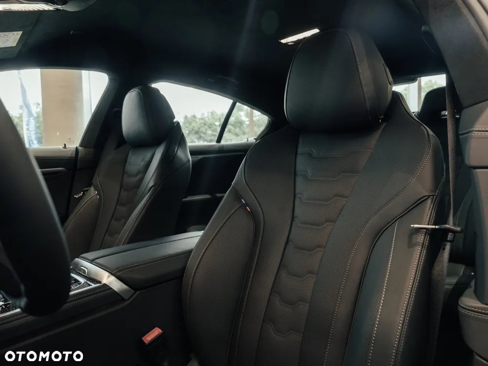 BMW Seria 8 840i xDrive - 16