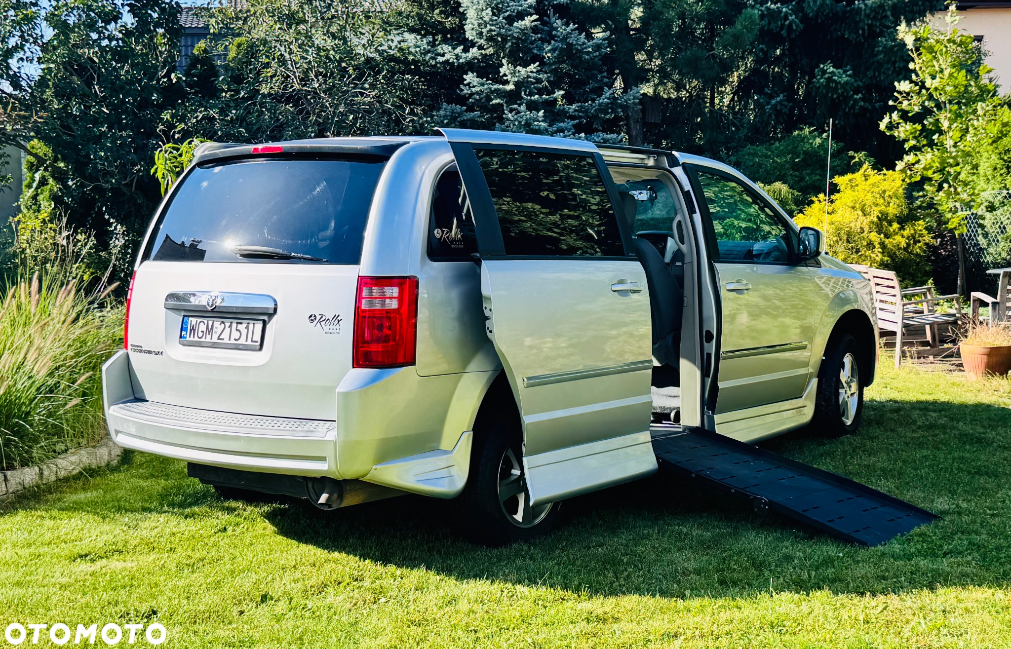 Dodge Caravan - 9
