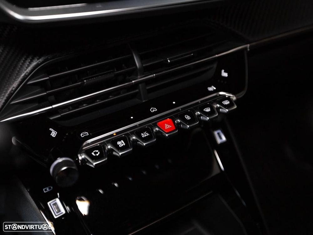 Peugeot 2008 1.2 PureTech Allure EAT8 - 24