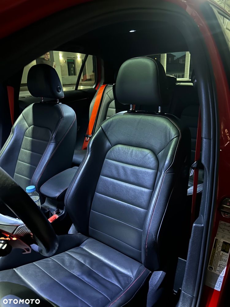 Volkswagen Golf - 12
