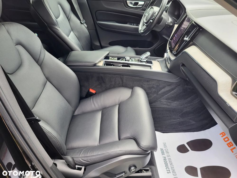Volvo XC 60 B4 B Geartronic Momentum Pro - 17