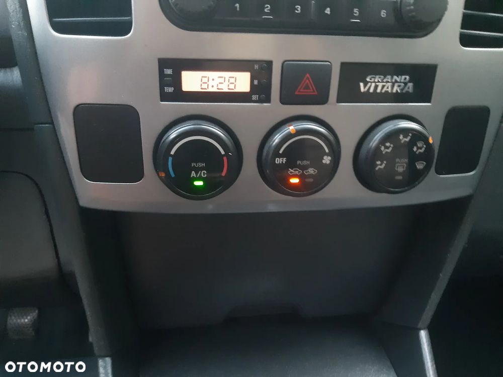 Suzuki Grand Vitara 1.6 - 8