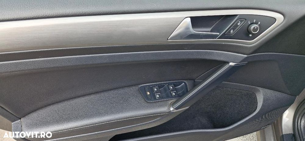 Volkswagen Golf 1.6 TDI DPF Trendline - 11