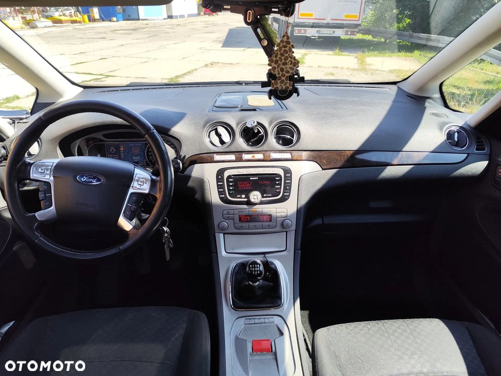 Ford Galaxy 2.0 TDCi Ghia - 12