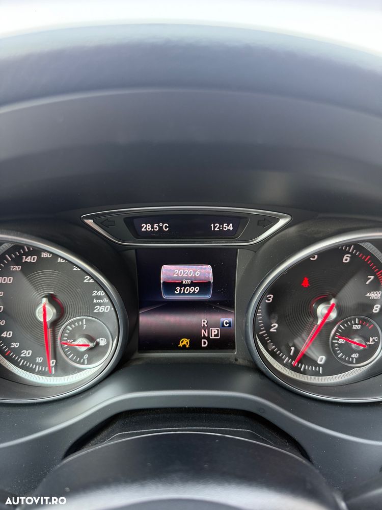 Mercedes-Benz A 220 - 12