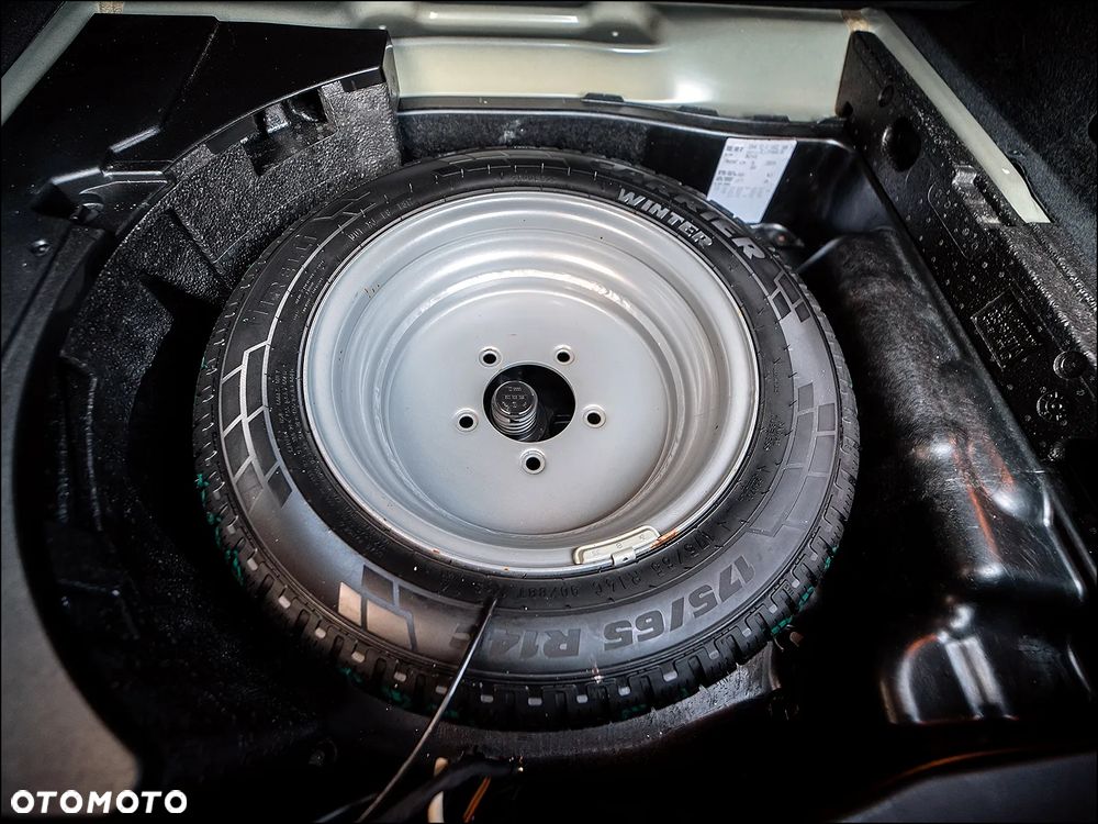 Volkswagen Passat - 36