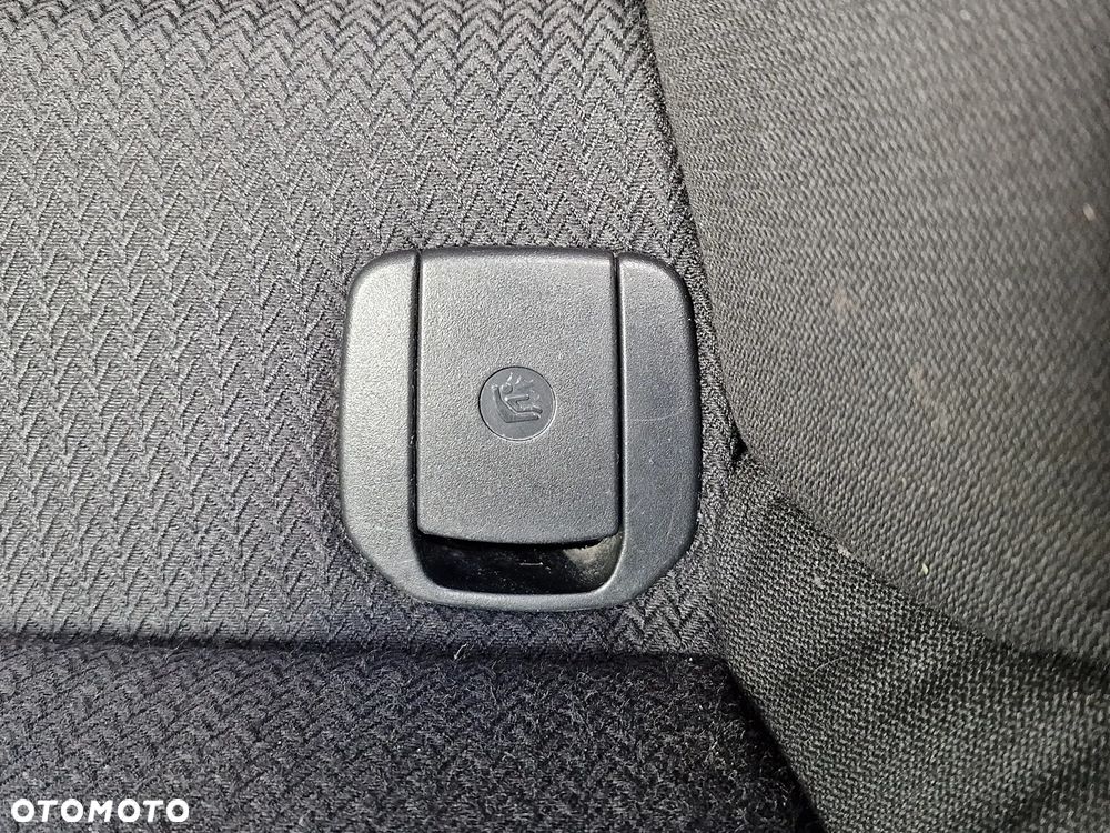 BMW Seria 3 318d DPF Edition Sport - 11