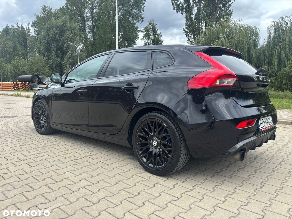 Volvo V40 D2 R-Design - 5