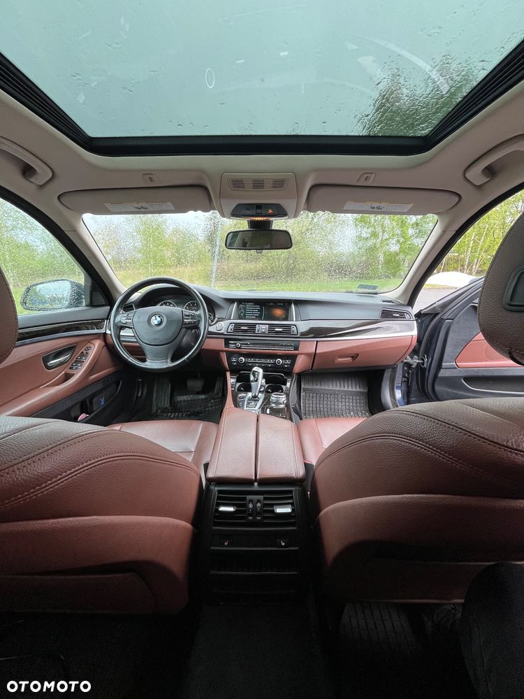 BMW Seria 5 528i xDrive - 11