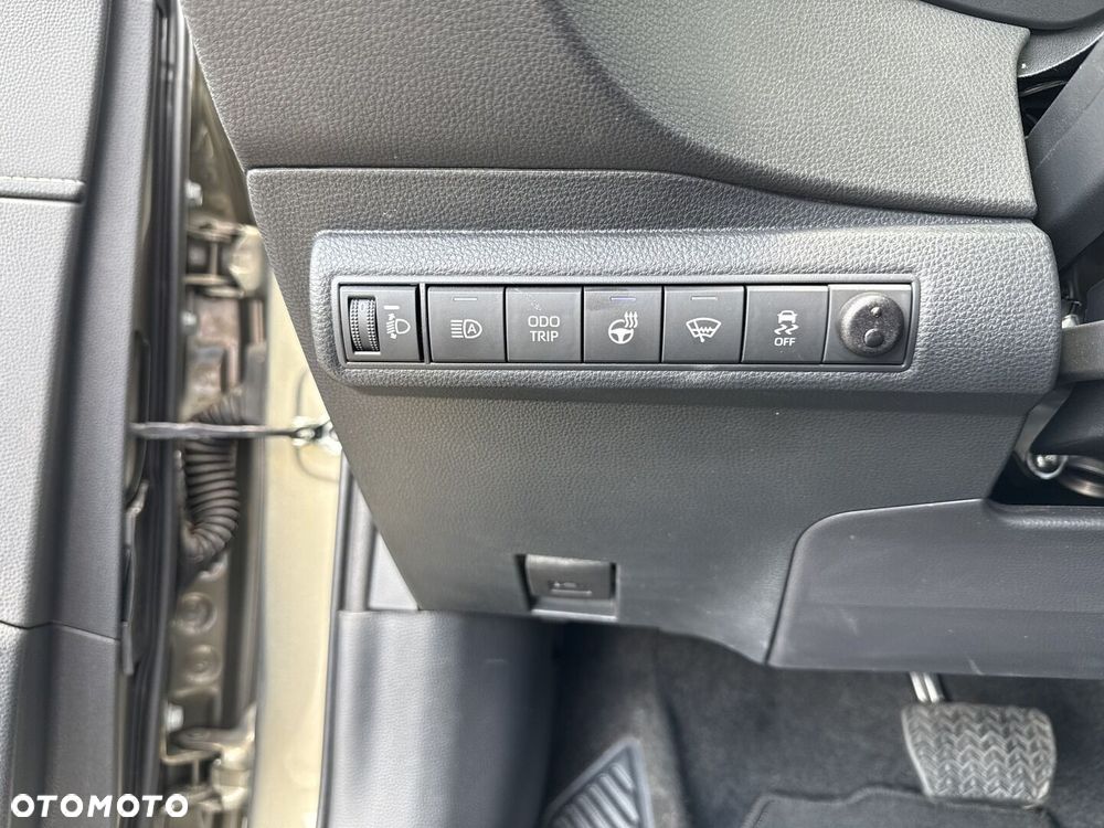 Toyota Corolla 1.8 Hybrid Comfort - 23