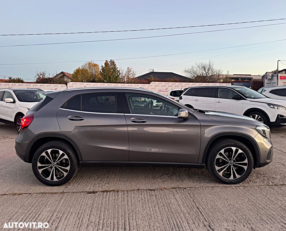 Mercedes-Benz GLA 220 d 4Matic 7G-DCT Activity Edition - 5