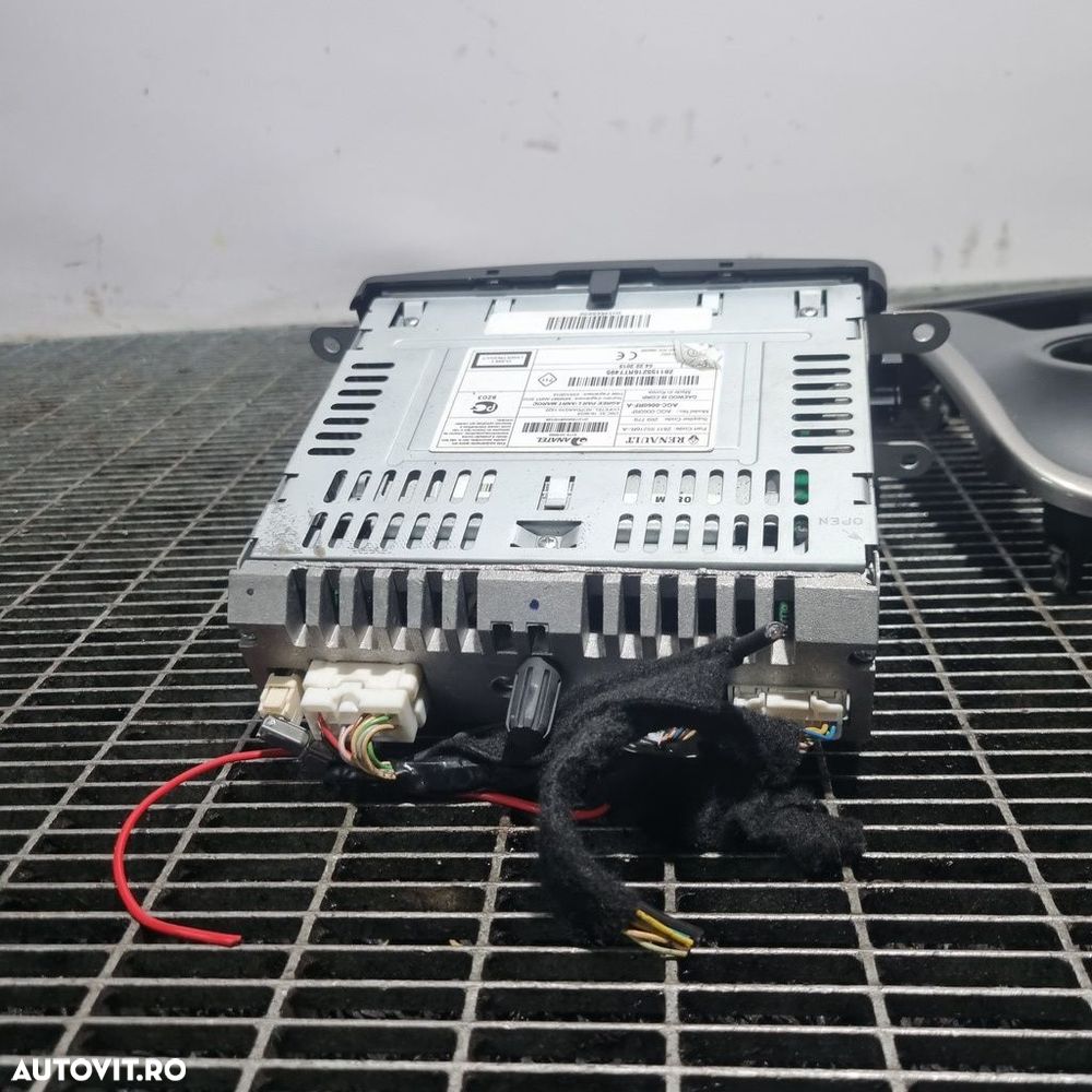 Cd player Dacia Sandero 2 2012 - 2016 (1424) 281155216R - 5