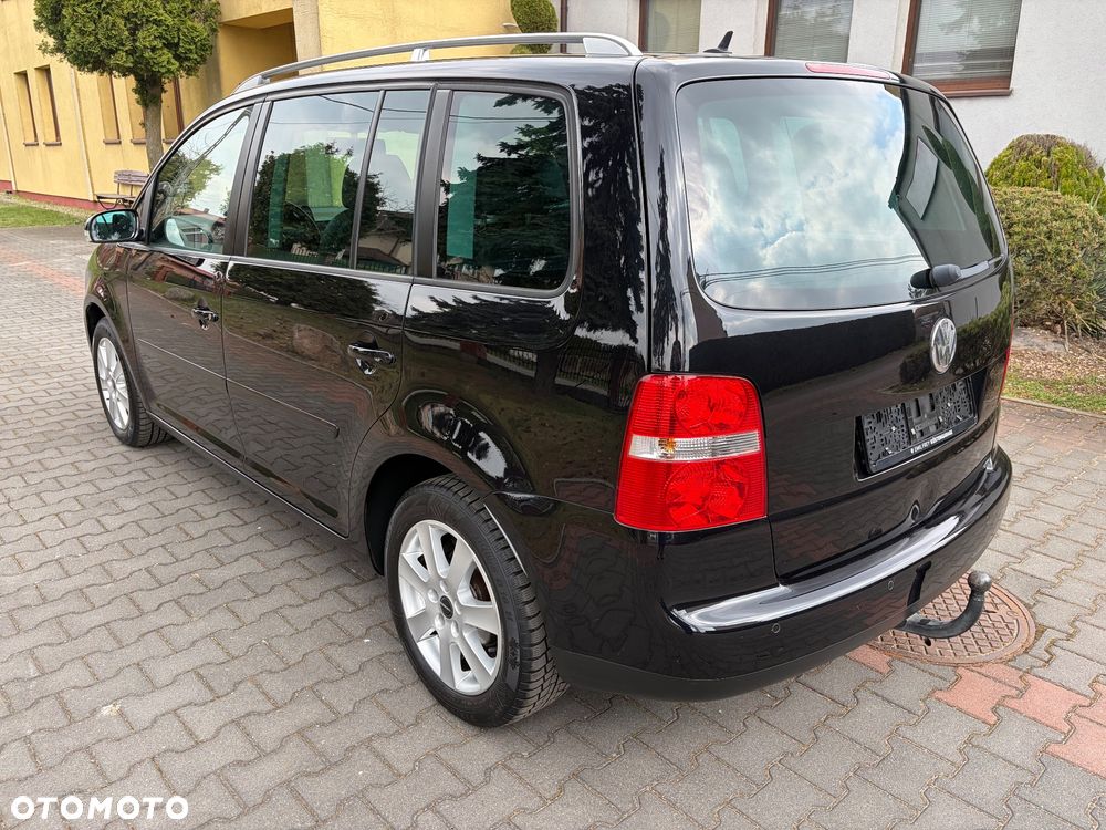 Volkswagen Touran 2.0 FSI Automatik Highline - 12