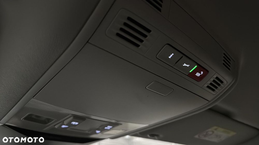 Volkswagen Passat Variant 2.0 TDI EVO Business DSG - 33