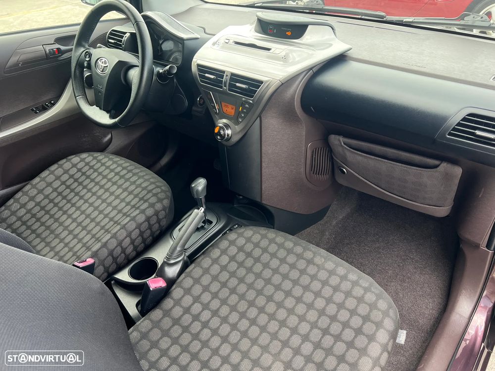 Toyota iQ 1.0 VVT-i 2 MultiDrive EP - 13