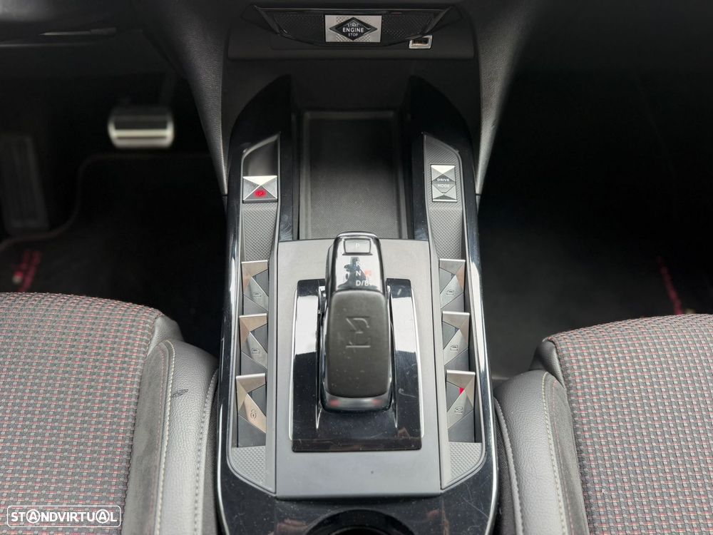 DS DS3 Crossback E-TENSE PERFORMANCE LINE - 28