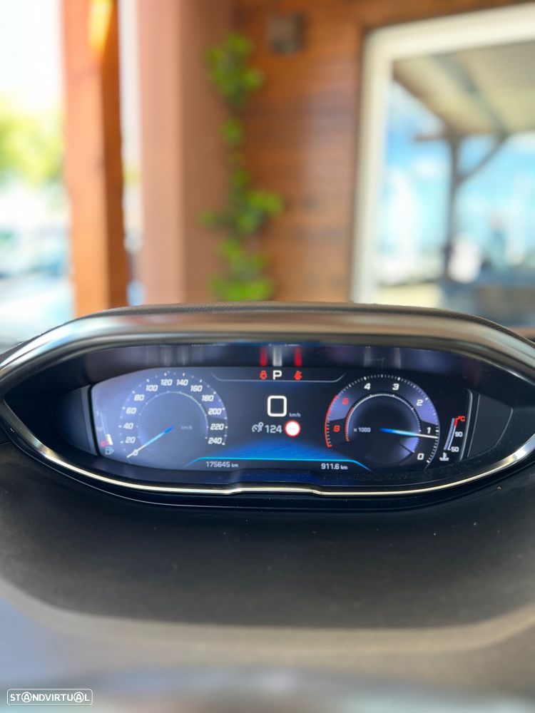 Peugeot 3008 1.5 BlueHDi Allure EAT8 - 10