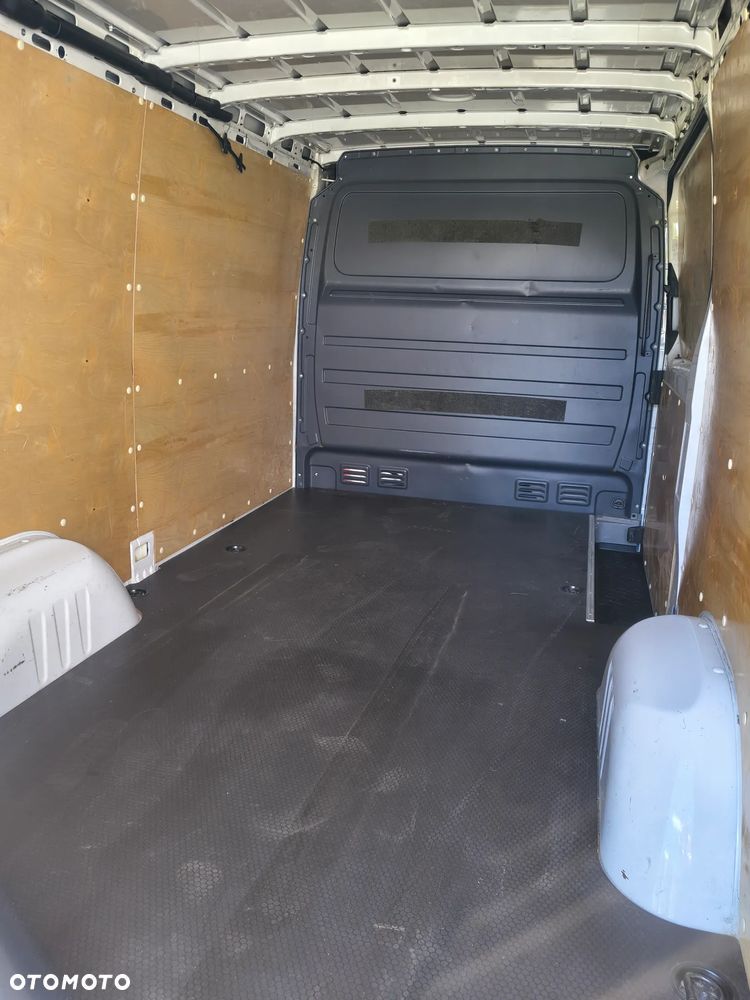 Volkswagen CRAFTER - 9
