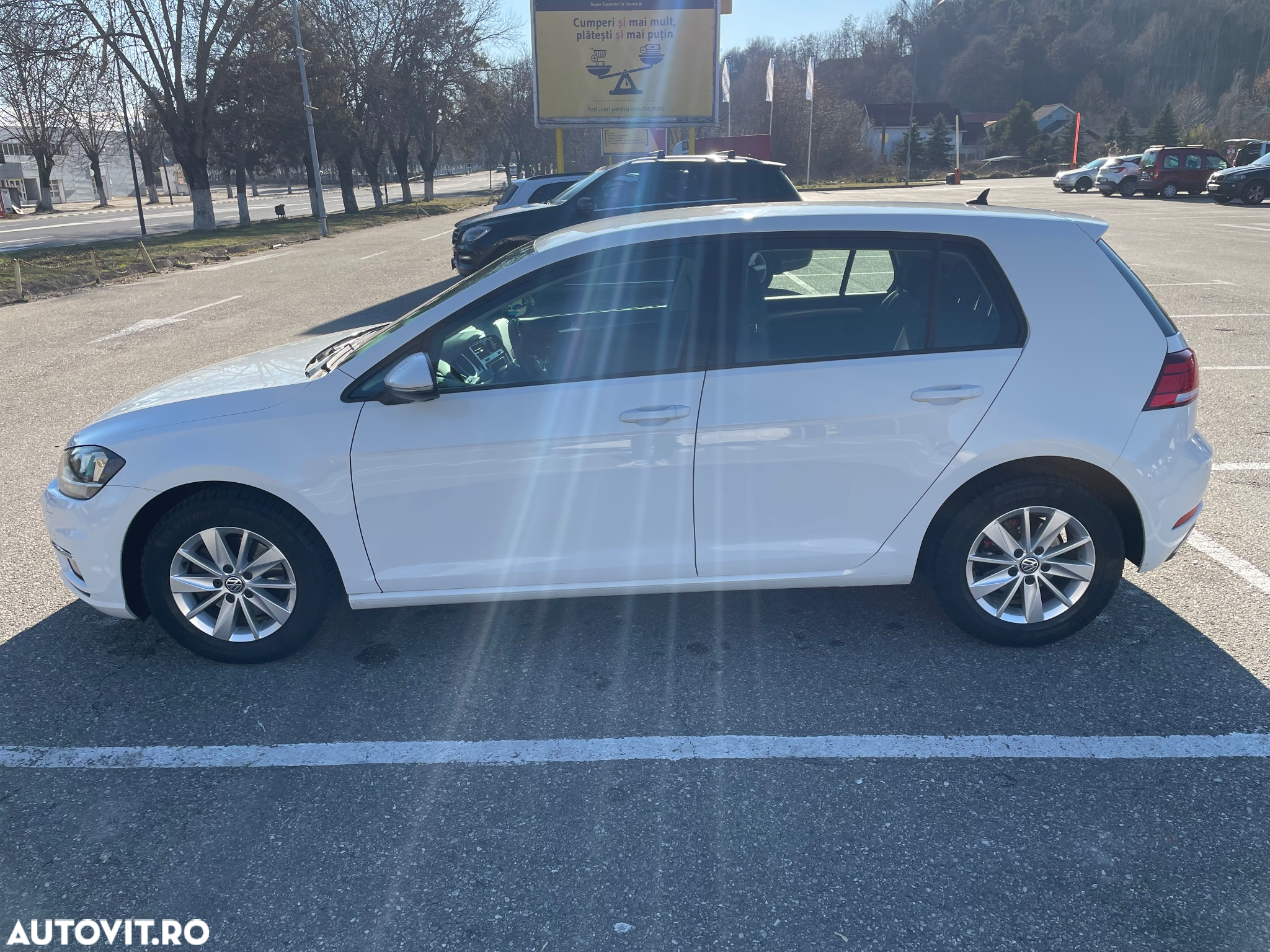 Volkswagen Golf 1.6 TDI Comfortline - 5