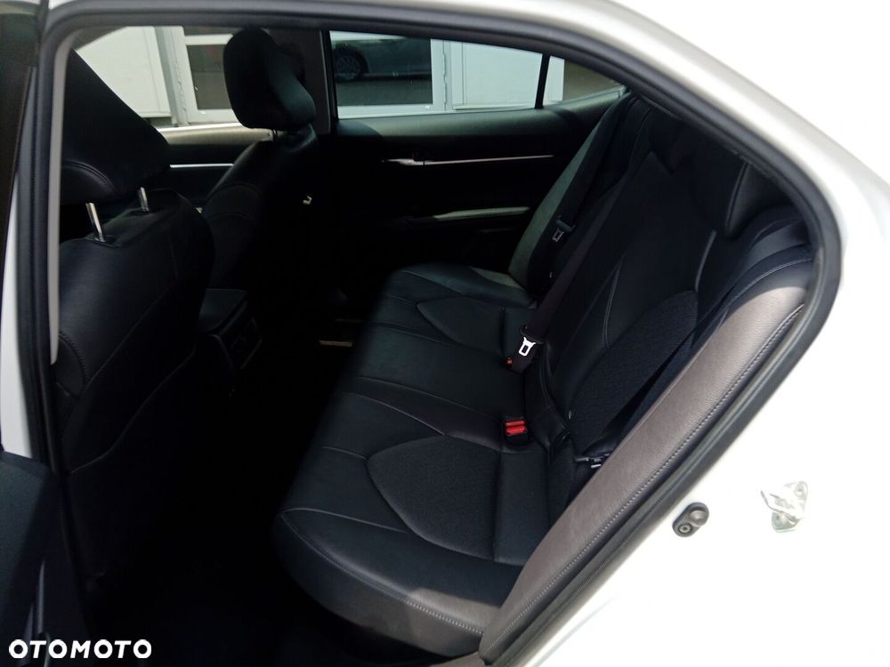 Toyota Camry - 13