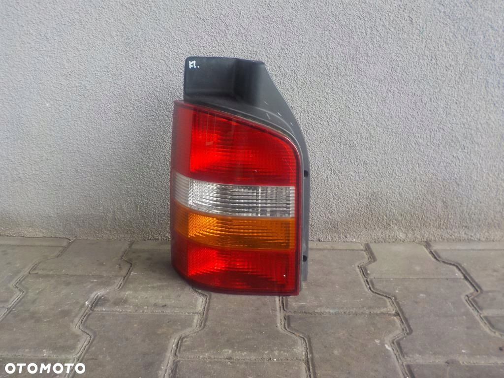 VW T5 LAMPA TYLNA TYL LEWA WERSJA Z KLAPĄ - 2