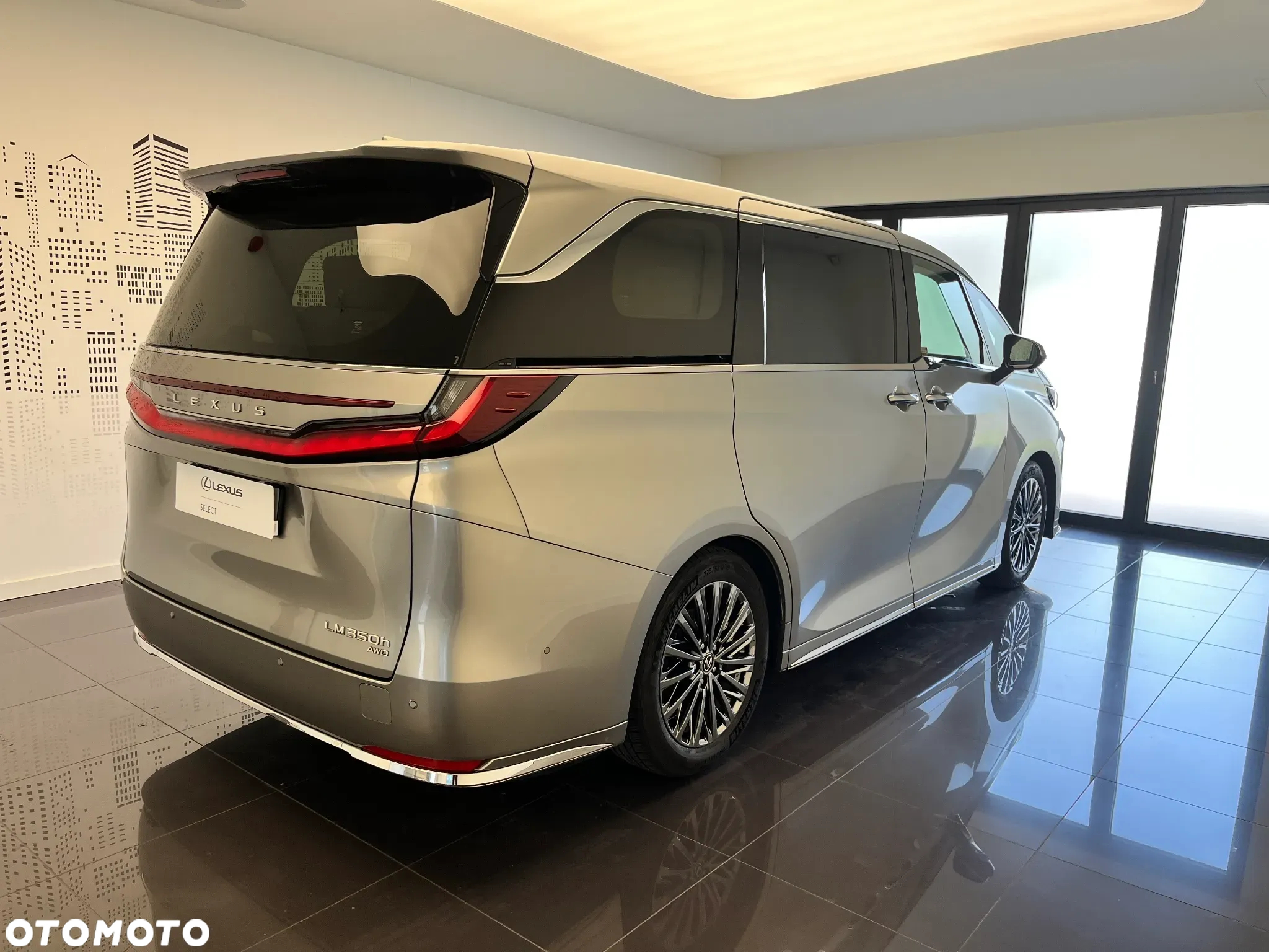 Lexus LM 350h Omotenashi - 5