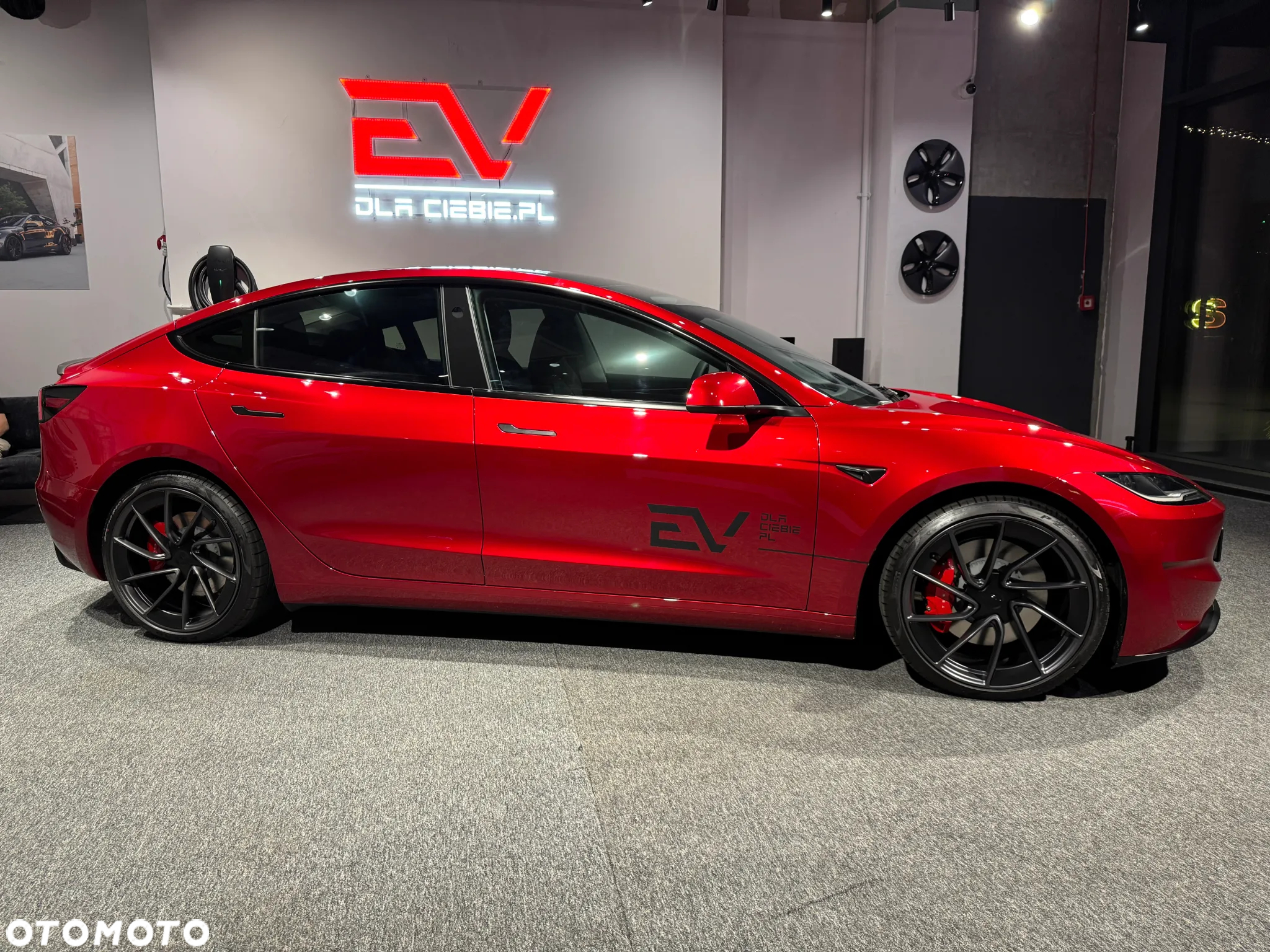 Tesla Model 3 Performance AWD - 4