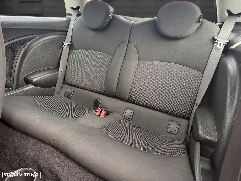 MINI 3 Portas Cooper D - 11