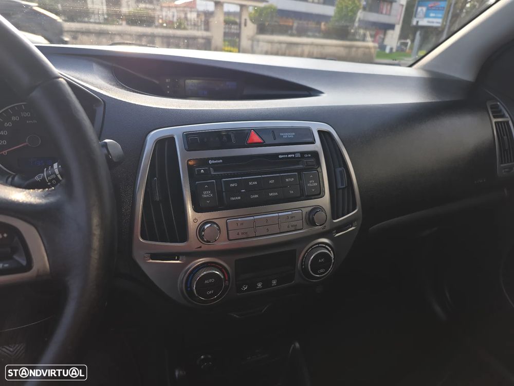 Hyundai i20 1.2 GO! Plus - 22