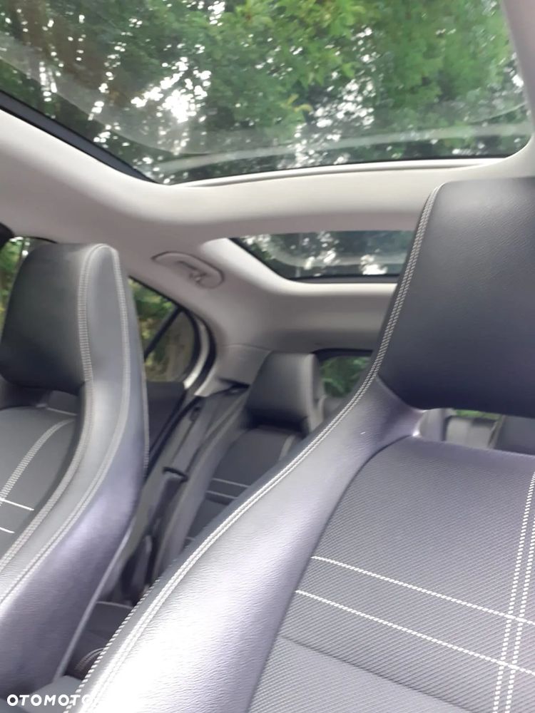 Mercedes-Benz GLA 250 4-Matic - 12