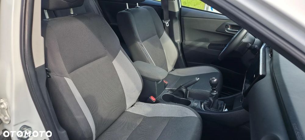 Toyota Auris 1.4 D-4D Premium - 14