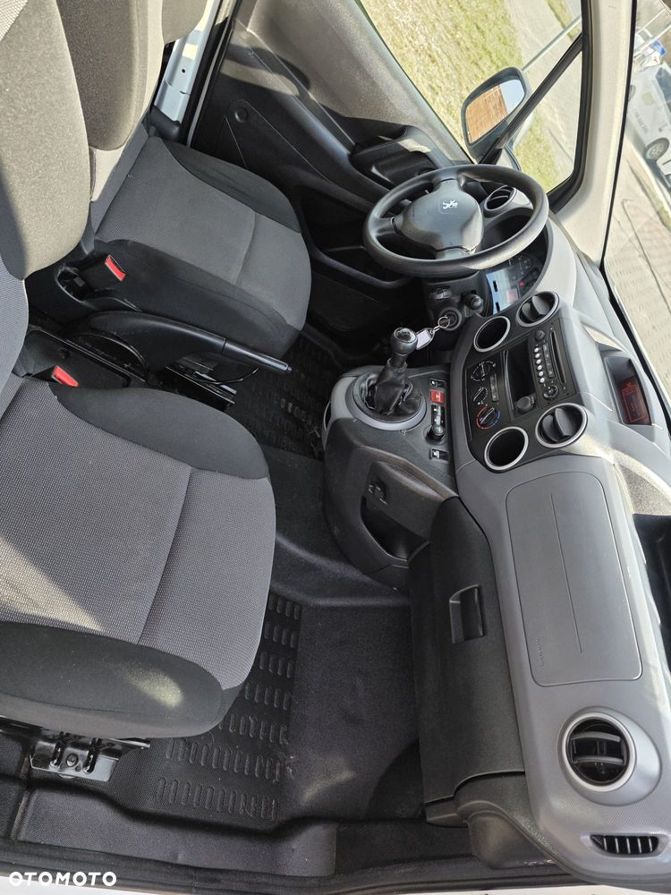 Peugeot Partner Long-5 osobowy - 11