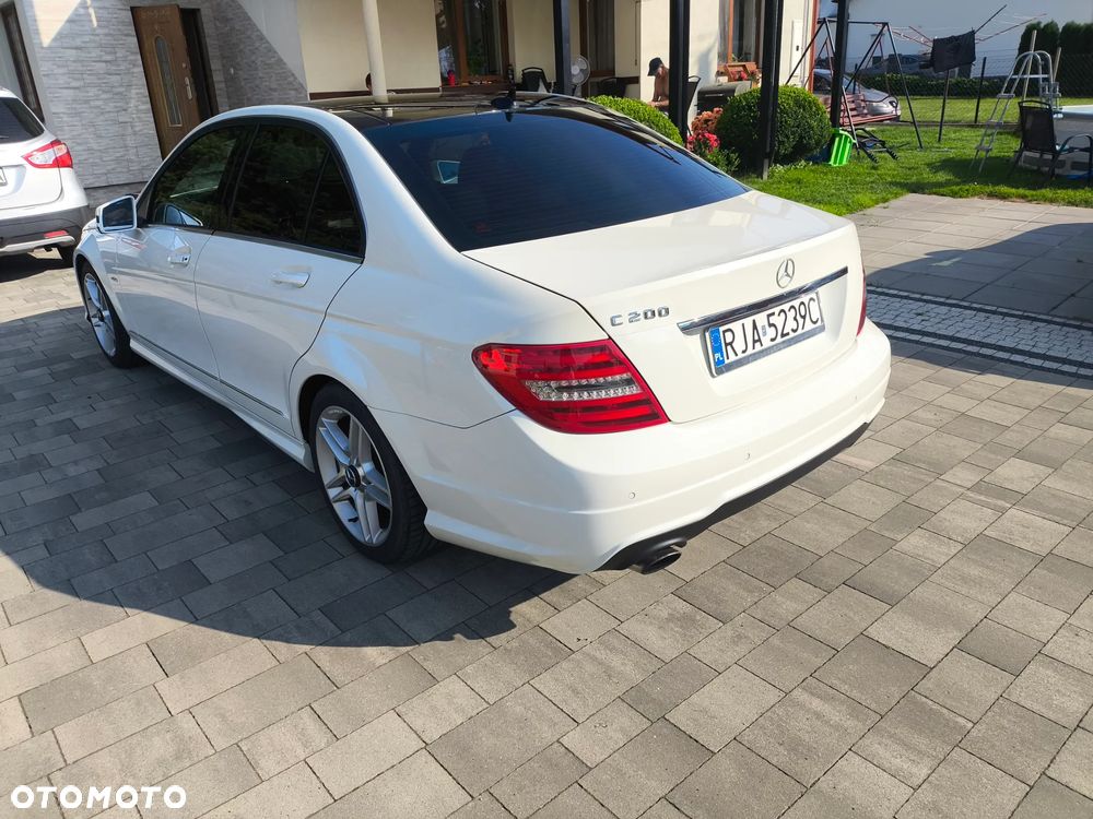 Mercedes-Benz Klasa C 200 CGI BlueEff Avantgarde - 10