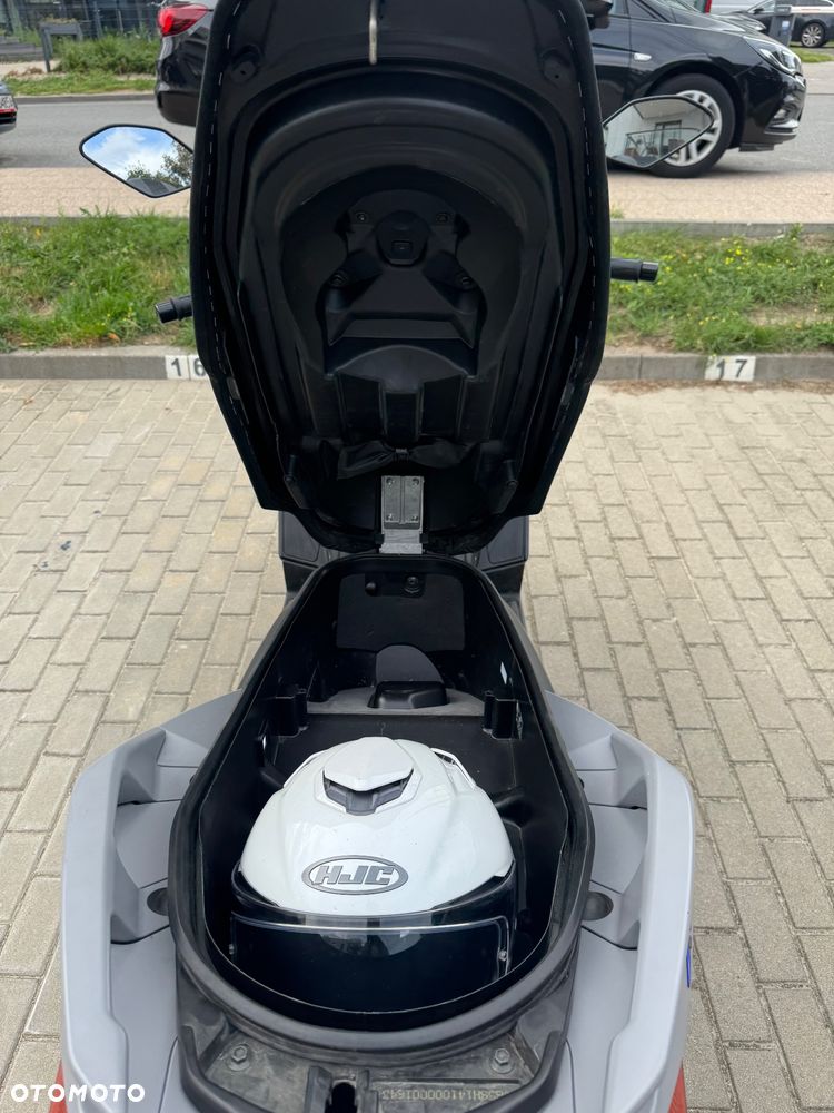 Yamaha X-max - 16